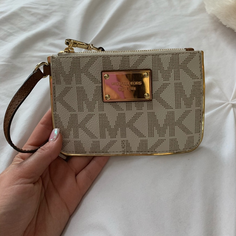 MICHAEL KORS Vanilla Logo Wristlet